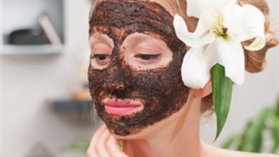 تخلصي من الحبوب بـ ماسك القهوة والحليب