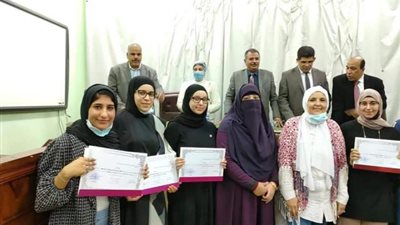 بالصور .. تفاصيل حفل تكريم الطلاب الأوائل بكلية الإقتصاد المنزلي جامعة حلوان