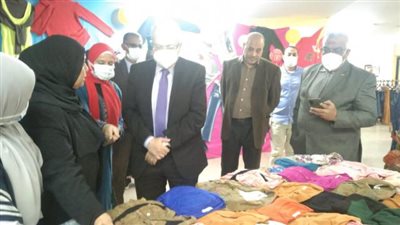 بالصور .. جامعة حلوان تنظم معرض ملابس لطالبات المدينة الجامعية