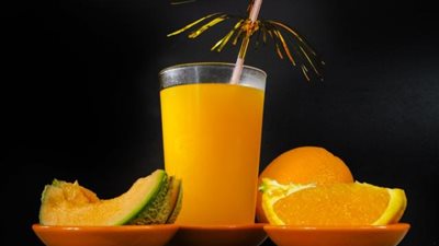 ماذا يحدث للجسم عند تناول كوب من عصير البرتقال يوميًا؟