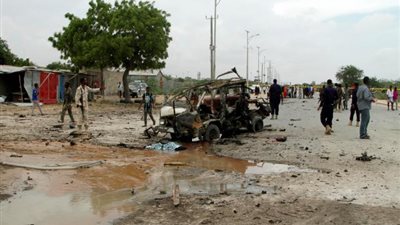 مقتل 8 أشخاص وإصابة 14 آخرين في تفجير انتحاري استهدف قاعدة عسكرية بالصومال