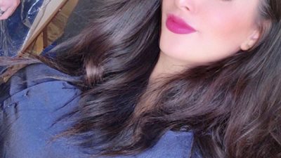 وفاء قمر بمكياج كامل في أحدث ظهور لها