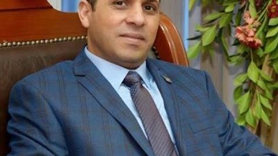 «أسنان الجاموسة وبرطمانات العسل» .. ننشر أغرب مواقف رئيس جامعة دمنهور قبل القبض عليه