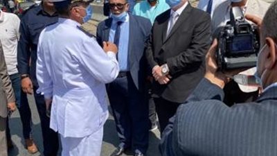 عبدالعال يتفقد موقع حريق سيارة المواد البترولية على الدائري