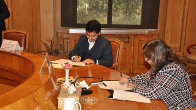 جامعة حلوان تستقبل وفد من جامعة كازان الفيدرالية الروسية لتوقيع اتفاقية تعاون بين الجامعتين