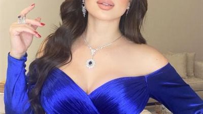 نسرين طافش بفستان أزرق محتشم فى مهرجان القاهرة السينمائي الدولى