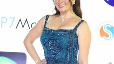 نرمين الفقى بفستان أزرق أنيق فى مهرجان القاهرة السينمائي الدولى
