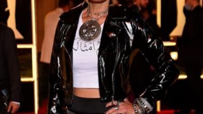 آية قرآنية فى إطلالة فيدرا تثير الجدل فى مهرجان القاهرة السينمائي.. اعرف الحكاية