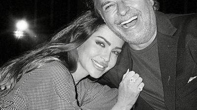 زوجة راغب علامه تعبر عن حبها له بصورة رومانسية