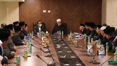وفدًا إندونيسيًا رفيع المستوى يزور مجمع البحوث الإسلامية.. اعرف السبب