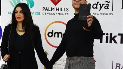 بالصور.. أحمد الفيشاوى وزوجته فى ثاني أيام المهرجان