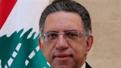 عاجل ..وزير البيئة اللبناني يقدم استقالته ويعلق ”رفاق ولادي ماتوا”