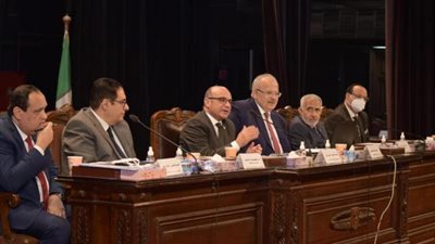 بالفيديو والصور .. تفاصيل اجتماع مجلس جامعة القاهرة بحضور وزير العدل