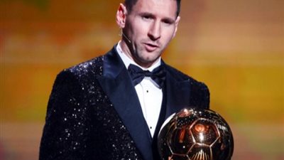 رسميًا..ميسي أفضل لاعب في العالم ويتوج بالكرة الذهبية السابعة