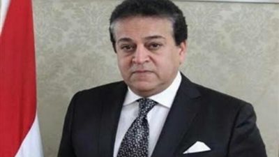 عبدالغفار: نواجه تحدى كبير في القبول بكليات الطب والصيدلة