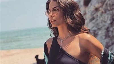 ديميت أوزديمير بإطلالة ناعمة على «إنستجرام»