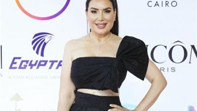 عبير صبرى بإطلالة مميزة  على ”ريد كاربت”