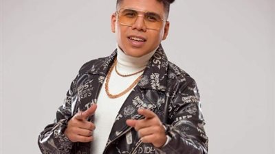 قبل التحقيق معه.. عمر كمال يقدم دليل براءته من تهمة إهانة مصر «فيديو»