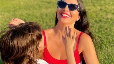 لاميتا فرنجيه تشعل مواقع التواصل الاجتماعى بإطلالة جريئة