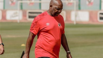 الأهلي يتواصل مع الكاف لمعرفة الموعد النهائي للسوبر الأفريقى