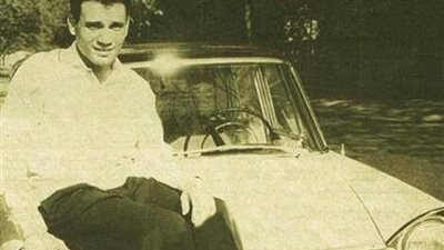 حكايات ”العندليب” مع العربيات ... وسر السيارة التى أنقذته من الموت