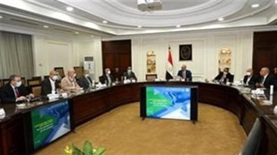 وزير الاسكان يطالب بضرورة الإسراع والالتزام بالجداول الزمنية للانتهاء من مشروعات ”حياة كريمة”