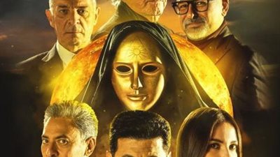 درة تروج لفيلم ”الكاهن” على طريقتها الخاصة