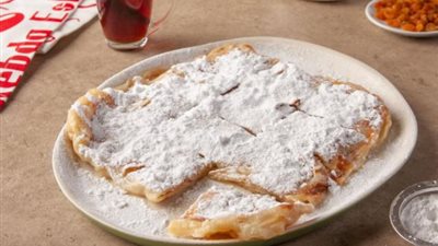 «زي المطاعم».. أسهل طريقة لإعداد فطيرة اللبن والسكر