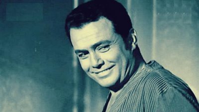 كان صديقا للسادات.. وشادية صدمته بالإصرار علي الطلاق.. حكايات مجهولة في حياة ”صلاح ذو الفقار ”