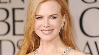 نيكول كيدمان تخطف الأنظار على السجادة الحمراء