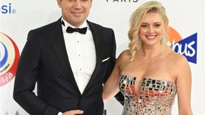 بالصور.. ظافر عابدين يخطف الأنظار برفقة زوجته من ختام مهرجان القاهرة السينمائي