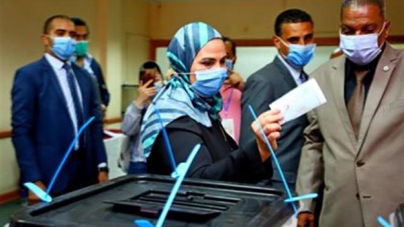 نيفين القباج تدلي