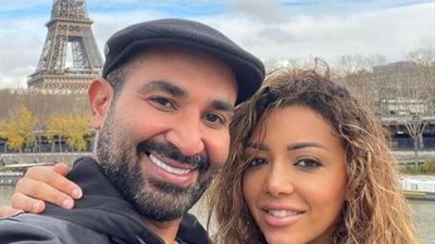 أحمد سعد يغازل زوجته بكلمات رومانسية