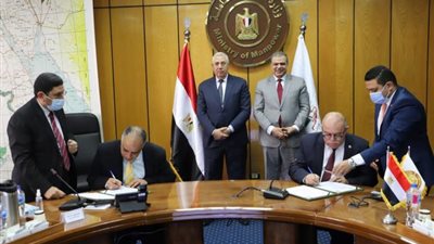 صور.. وزيرا القوى العاملة والزراعة يشهدان توقيع بروتوكول تعاون لرعاية العاملين في القطاع الزراعي