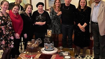 بالصور.. ظهور خاص للنجمة الكبيرة نورا فى حفل عيد ميلاد شقيقتها