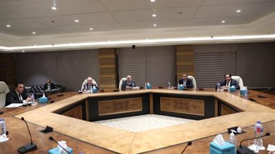 وزير التعليم العالي يبحث مع وفد الكلية الملكية للجراحين بجلاسكو إنشاء فرع لها فى مصر