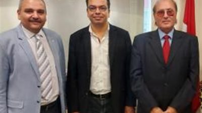 بالصور .. تفاصيل زيارة أمين عام اتحاد الصيادلة العرب للجامعة المصرية الصينية