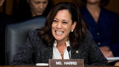 ترامب يحذر الأمريكيين من نائبة بايدن : سجلها ليس نظيفا