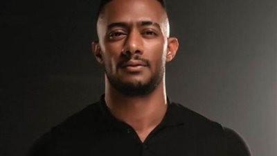 الجمهور العراقى يستقبل محمد رمضان بالهدايا فى حفله الاول هناك