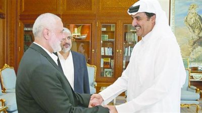 فضيحة كبري.. أمير قطر يقدم رشاوي بالملايين  لحركة حماس لإنقاذ إسرائيل