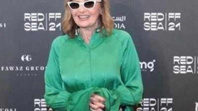 يسرا تتألق بإطلالة كاجوال فى مهرجان البحر الأحمر السينمائى