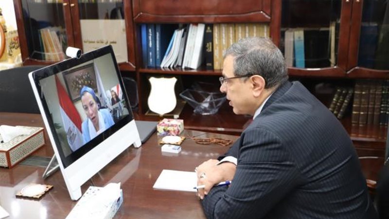 اجتماع وزيرا القوي
