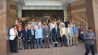 ممثلى ومنتسبى تجارية القاهرة يشاركون بأصواتهم  فى انتخابات مجلس الشيوخ