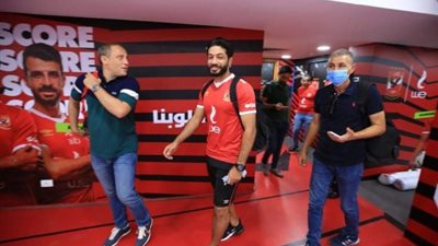 قدامى الأهلي يتوافدون على استاد الأهلي استعدادًا للاحتفالية