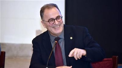 رئيس الجامعة الأمريكية بالقاهرة :  أنفقنا 23 مليون دولار على المنح الدراسية العام الماضى ونسعى لزيادتها