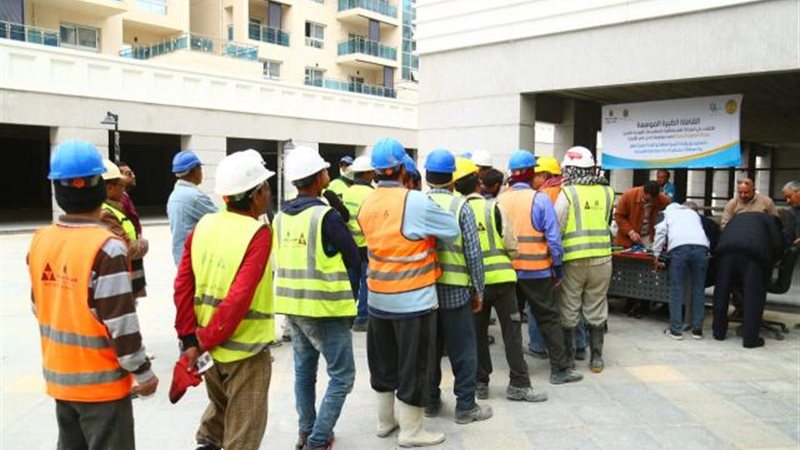 توزيع نظارات طبية