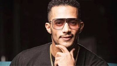 شيخ عراقى يهاجم محمد رمضان والفنان يعلق: كيف من بيت الله تعترض على لونى