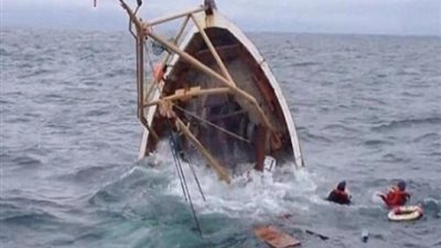 عاجل.. غرق عبارة فى البحيرة وسقوط ضحايا