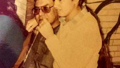 رانيا فريد شوقي تنشر صورة نادرة مع وحش الشاشة في الطفولة