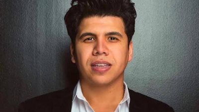 بعد أزمة ”تمور وحليب”.. عمر كمال يغير كلمات أغنية ”بنت الجيران” من أجل الأردن